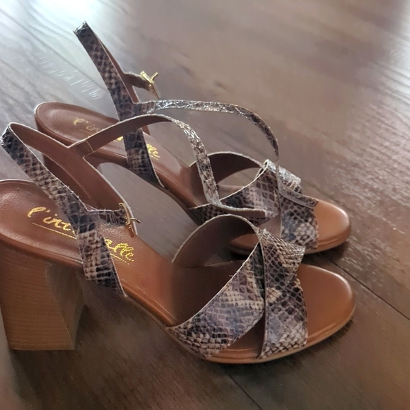 Shoes - Picture 1 of 3